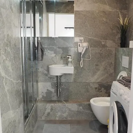 Eastapart A83 شقة وارسو