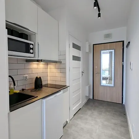 Eastapart A83 وارسو